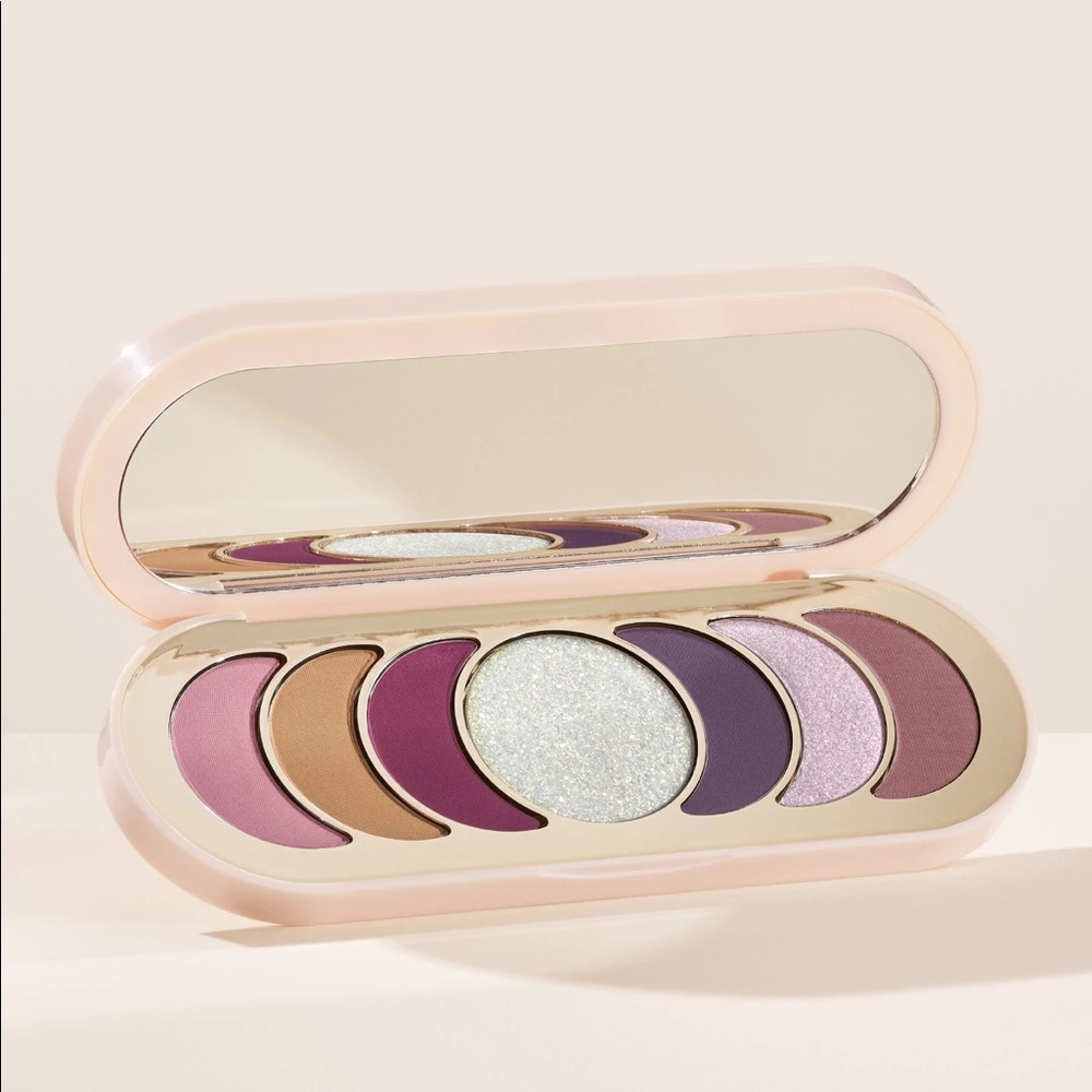 Rare Beauty Discovery Eyeshadow Palette in Came to Play